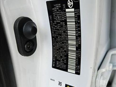 Used 2024 Toyota Corolla LE image 21