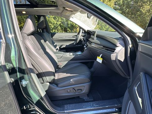 New 2026 INFINITI QX60 Luxe w/ Cargo Package image 9