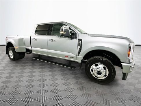 Used 2024 Ford F350 Platinum image 8