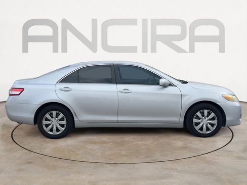 Used 2011 Toyota Camry LE image 8