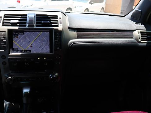 Used 2020 Lexus GX 460 Luxury w/ Off Road Package AWD/4WD image 45