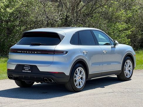 Certified 2024 Porsche Cayenne image 6