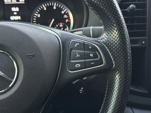 Used 2018 Mercedes-Benz Metris Passenger image 23