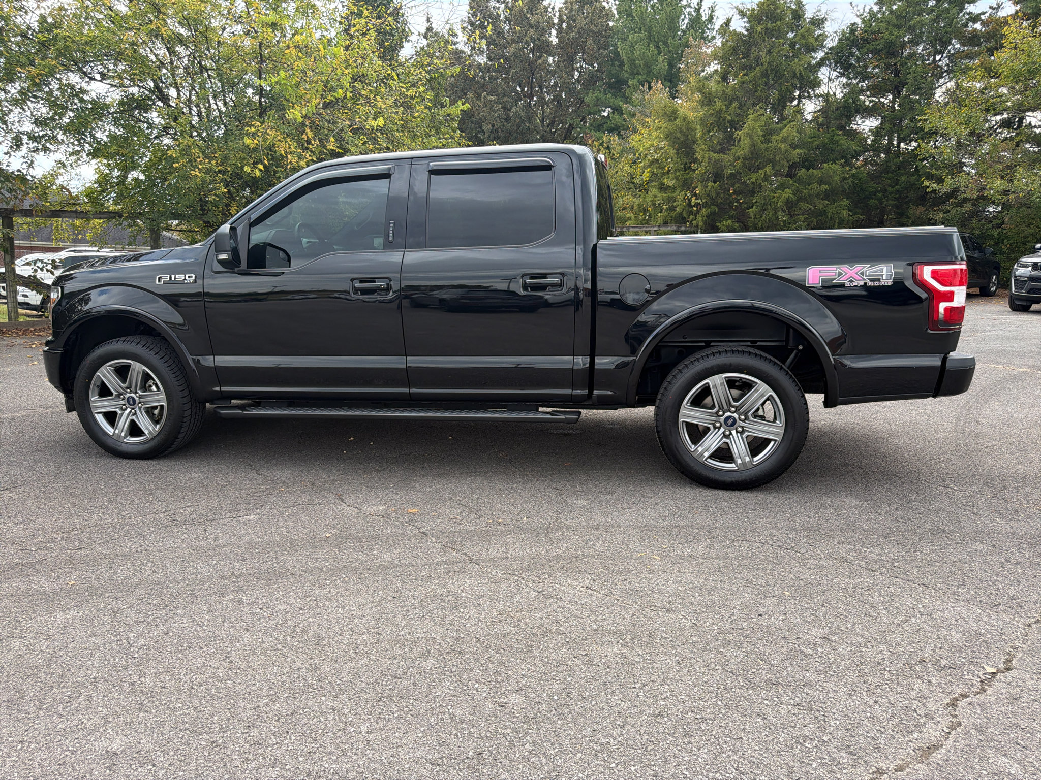 Used 2018 Ford F150 XLT w/ Equipment Group 302A Luxury AWD/4WD image 8