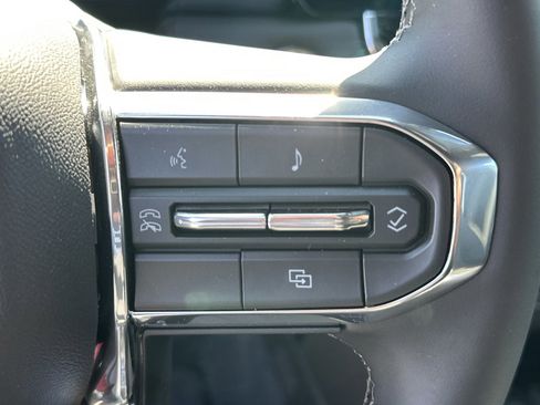 Used 2026 GMC Canyon Elevation image 26