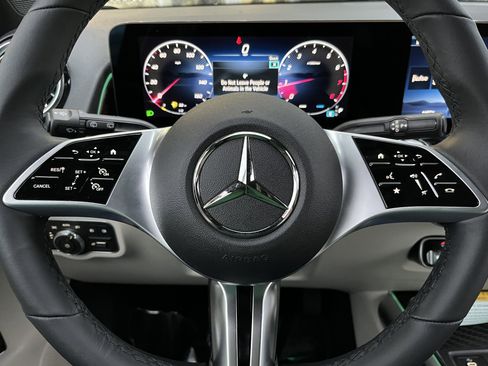 New 2026 Mercedes-Benz GLB 250 image 25