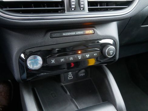 Certified 2024 Ford Escape Platinum image 25