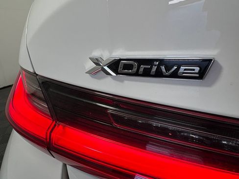 Certified 2024 BMW 330i xDrive Sedan w/ Convenience Package AWD/4WD image 10