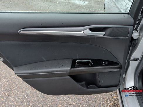Used 2016 Ford Fusion SE FWD image 15