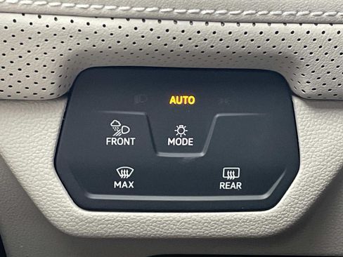 New 2026 Volkswagen Atlas SE FWD image 21