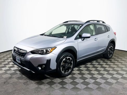 Used 2023 Subaru Crosstrek 2.0i Premium w/ Popular Package #3 AWD/4WD image 3