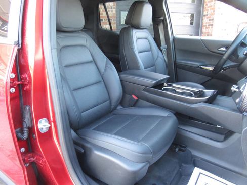 Used 2025 Chevrolet Equinox LT w/ Convenience Package II AWD/4WD image 6