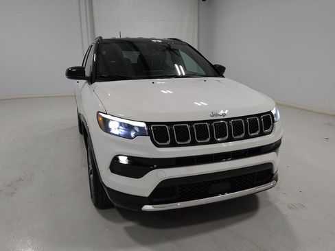 Used 2023 Jeep Compass Limited w/ Elite Group AWD/4WD image 14