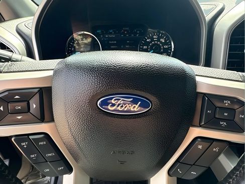 Used 2018 Ford F150 Lariat RWD image 24