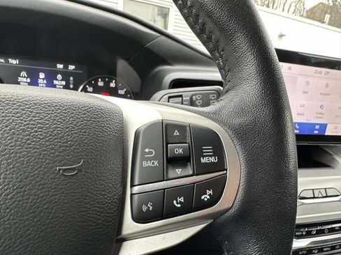 Used 2022 Ford Explorer XLT image 29