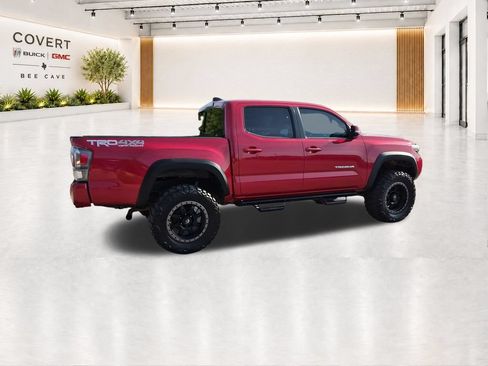 Used 2020 Toyota Tacoma TRD Off-Road w/ Technology Package AWD/4WD image 12