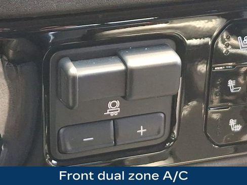 Used 2023 Chevrolet Silverado 1500 LTZ AWD/4WD image 18