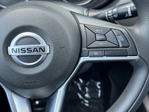 Used 2020 Nissan Versa S FWD image 21