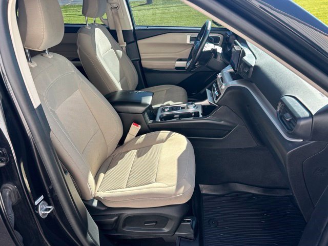 Used 2023 Ford Explorer XLT AWD/4WD image 51