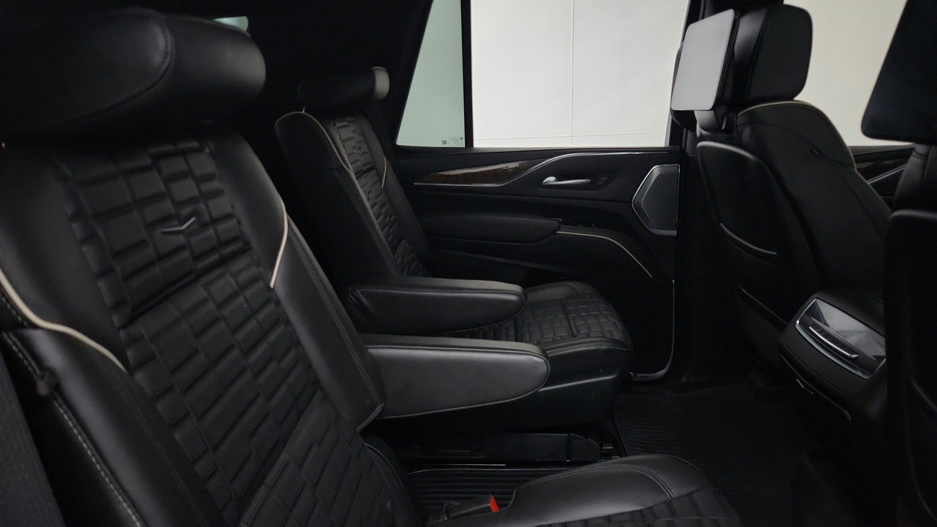 Certified 2023 Cadillac Escalade Sport Platinum w/ LPO, ONYX Package AWD/4WD image 28