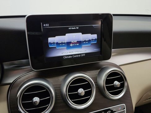 Used 2019 Mercedes-Benz GLC 350e 4MATIC image 10