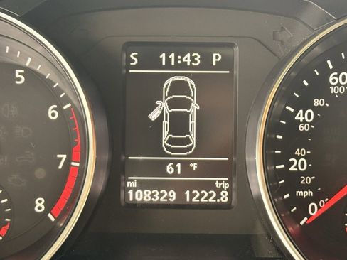 Used 2016 Volkswagen Jetta SEL Premium w/ Lighting Package image 30