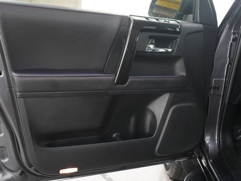 Used 2022 Toyota 4Runner TRD Off-Road Premium w/ TRD Black Wheel Package (TMS) AWD/4WD image 18