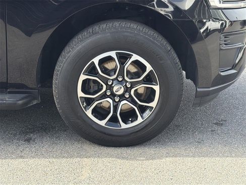 Used 2024 Ford Expedition XLT image 35