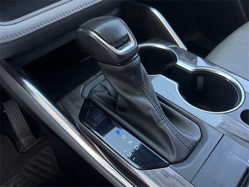 Used 2021 Toyota Highlander Limited image 19