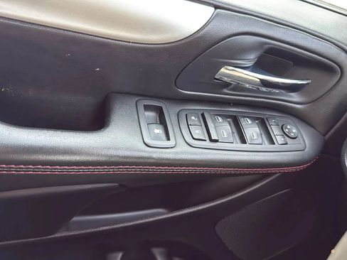 Used 2020 Dodge Grand Caravan GT FWD image 21