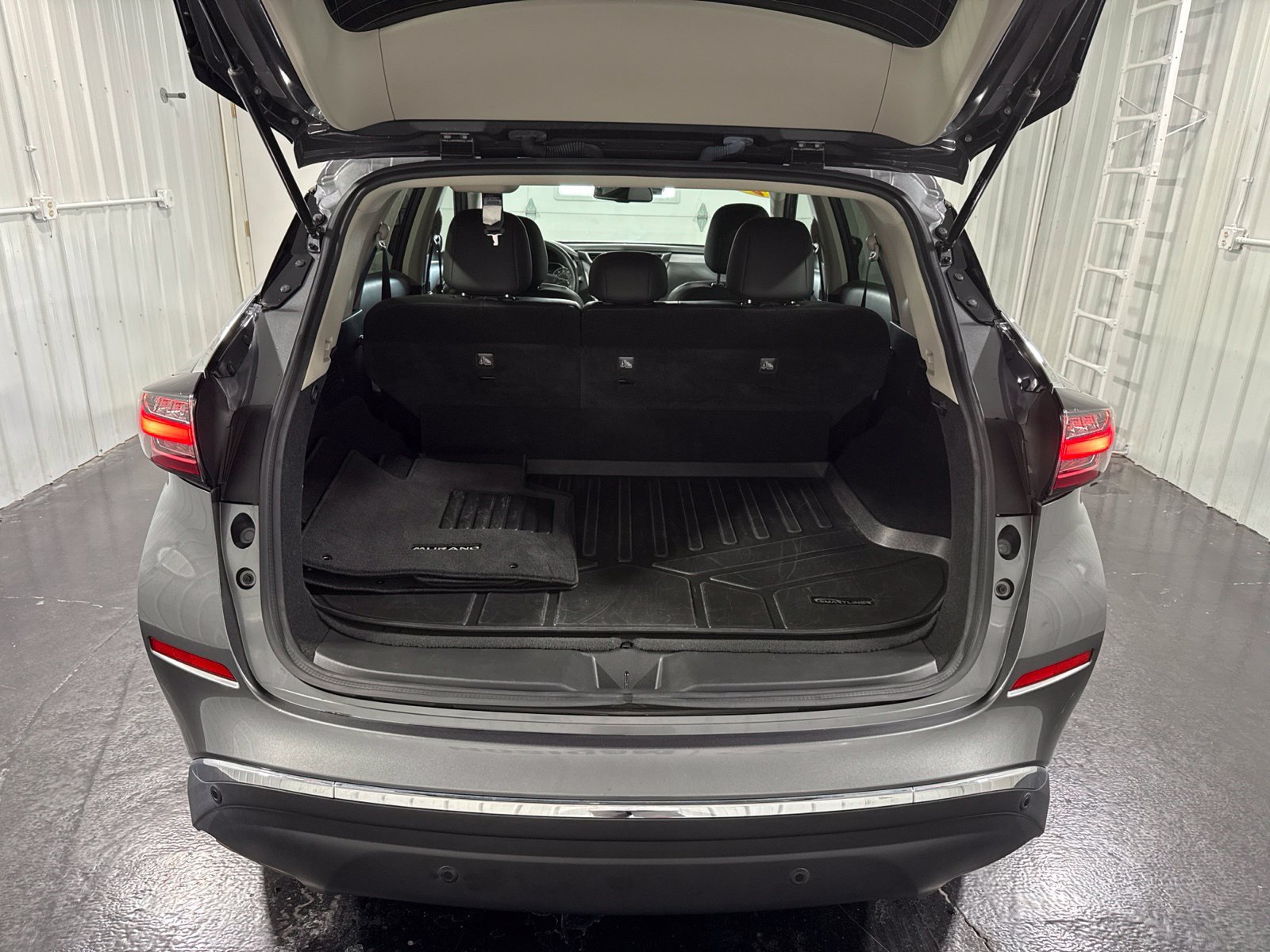 Used 2023 Nissan Murano SV FWD image 42