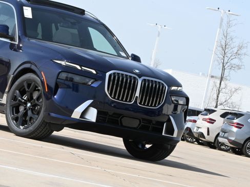 New 2026 BMW X7 xDrive40i AWD/4WD image 3