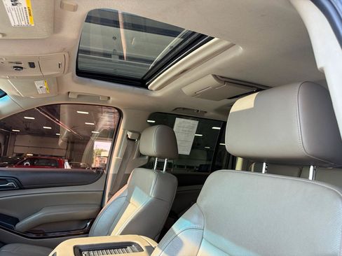 Used 2015 GMC Yukon XL SLT w/ Open Road Package AWD/4WD image 19
