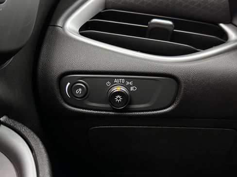 Used 2023 Chevrolet Malibu LT FWD image 18