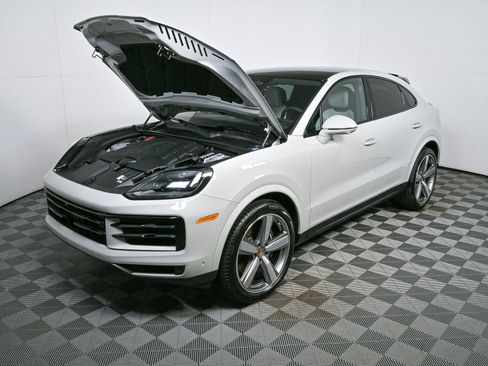 New 2026 Porsche Cayenne Coupe AWD/4WD image 33