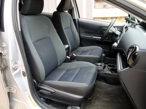 Used 2015 Toyota Prius C Three FWD image 29