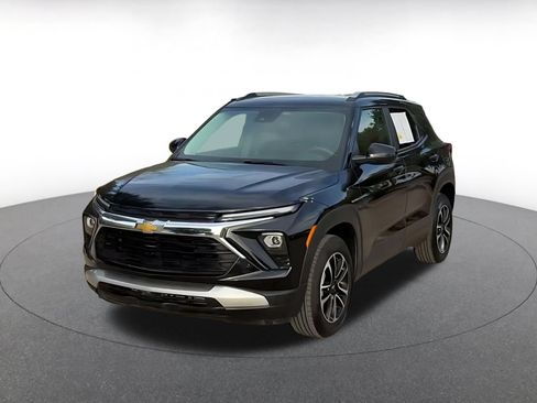 Used 2025 Chevrolet TrailBlazer LT w/ Driver Confidence Package AWD/4WD image 6