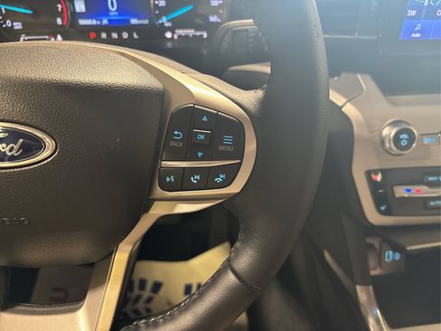 Used 2023 Ford Explorer XLT w/ Equipment Group 202A AWD/4WD image 34