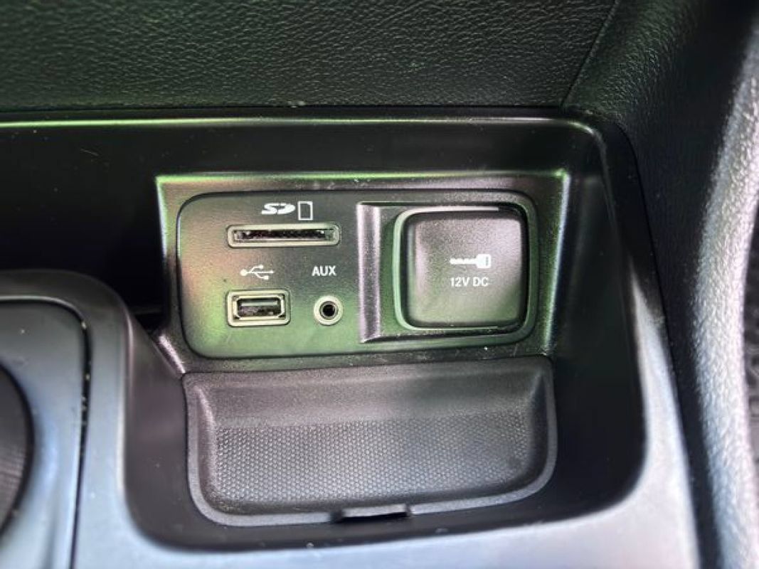 Used 2015 Jeep Cherokee Trailhawk w/ Cold Weather Group AWD/4WD image 34
