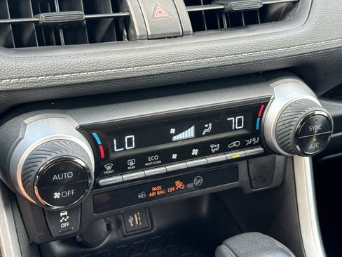 Used 2025 Toyota RAV4 LE AWD/4WD image 16
