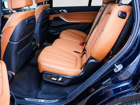 Used 2022 BMW X7 M50i w/ Dynamic Handling Package image 23