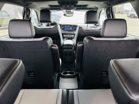 Used 2024 Dodge Durango GT image 33