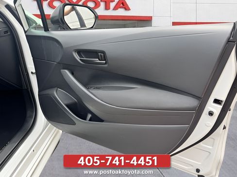 Used 2025 Toyota Corolla LE FWD image 19