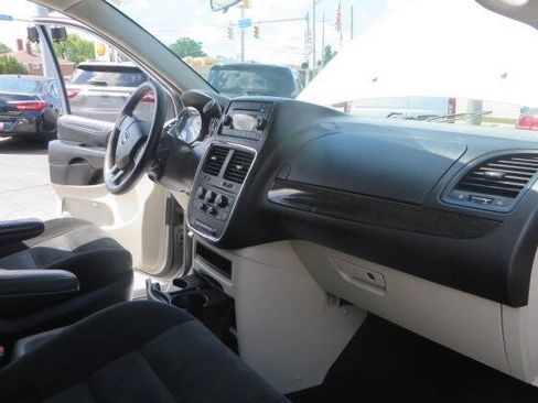 Used 2016 Dodge Grand Caravan SE w/ Quick Order Package 29E SE FWD image 23