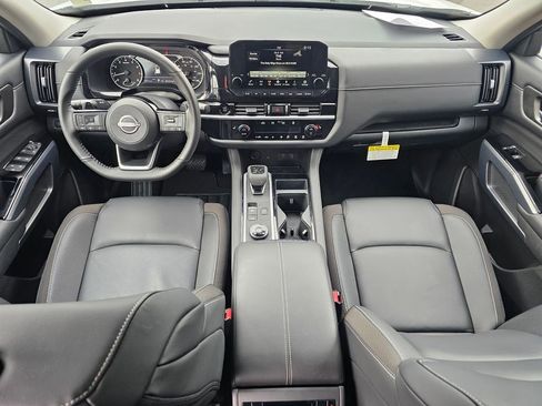 Certified 2025 Nissan Pathfinder SL AWD/4WD image 15