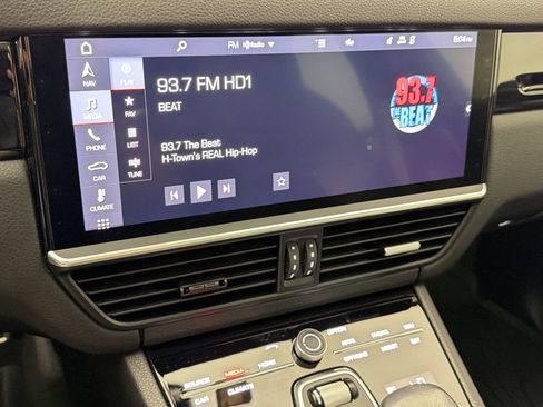 Certified 2020 Porsche Cayenne S AWD/4WD image 23