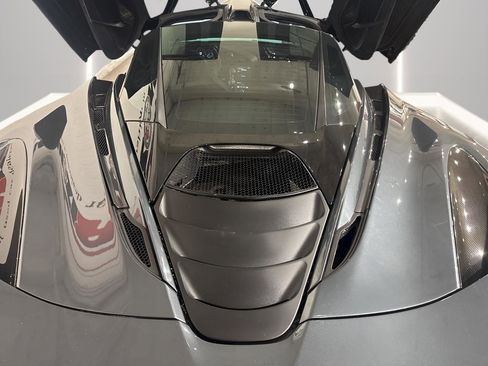 Used 2018 McLaren 720S image 32