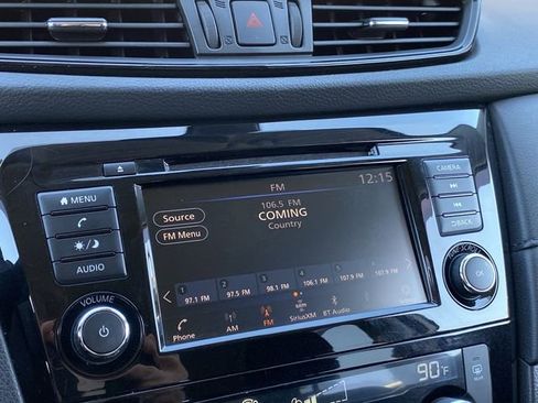 Used 2020 Nissan Rogue SV image 11