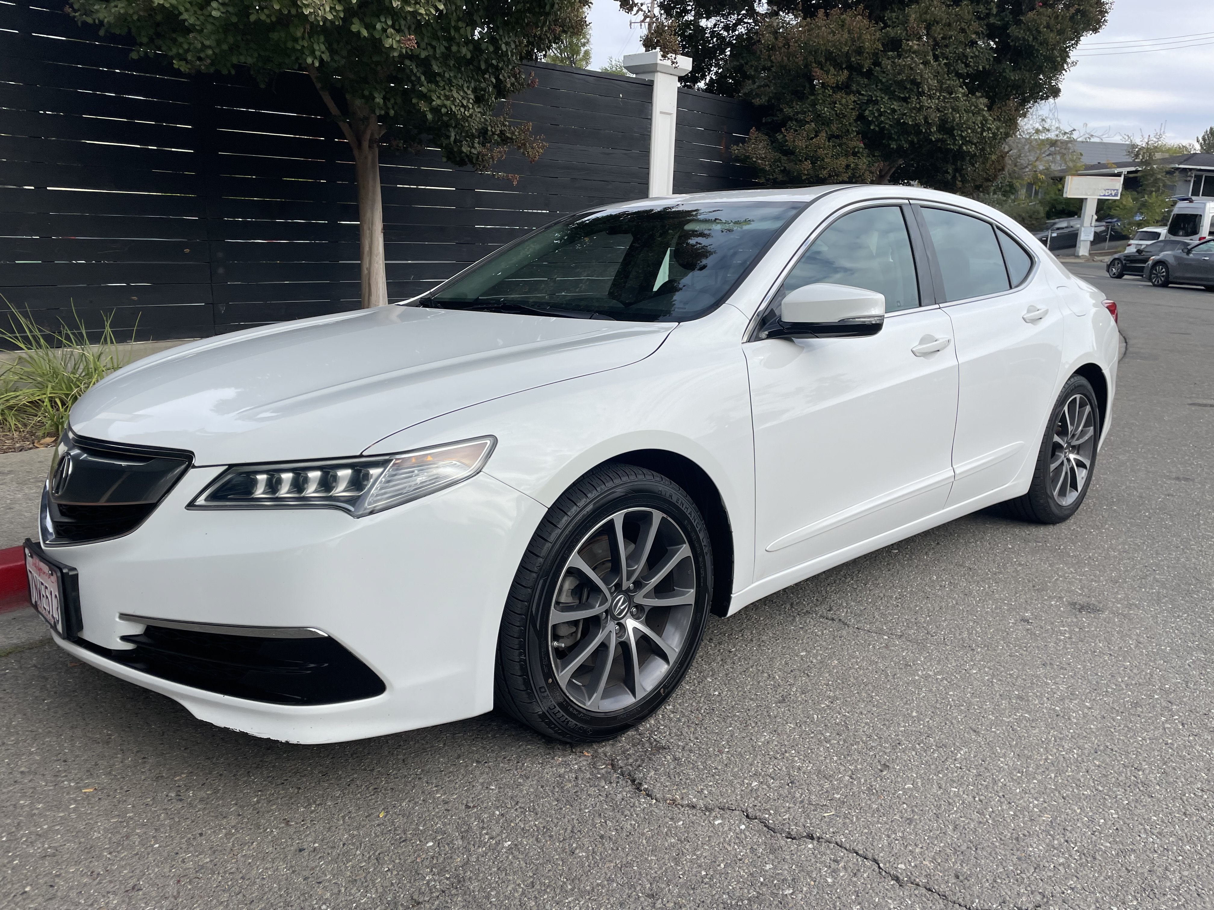 Used 2015 Acura TLX w/ Technology Package AWD/4WD image 3