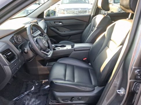 Used 2022 Nissan Rogue SV w/ SV Premium Package FWD image 14